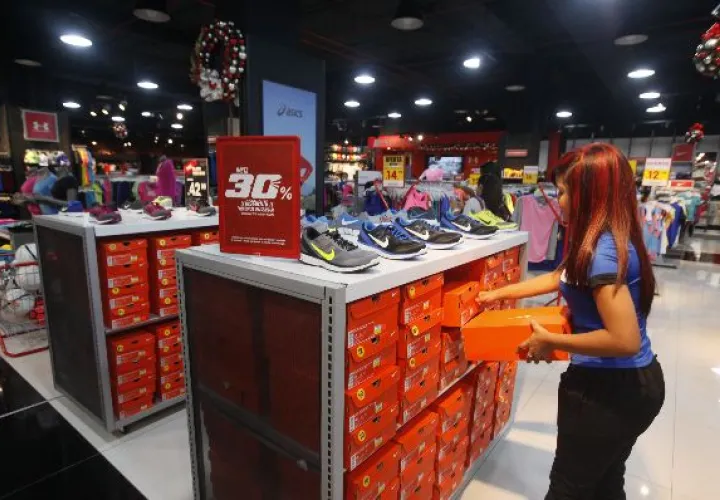 El Black Friday es una tradición americana en la que los comercios consiguen cambiar los números rojos por negros.   / Edwin González