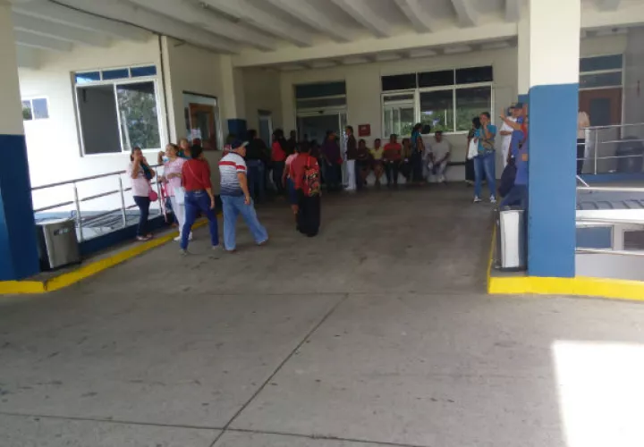 Cuarto de urgencias donde ingresó la unidad policial y la reclusa.