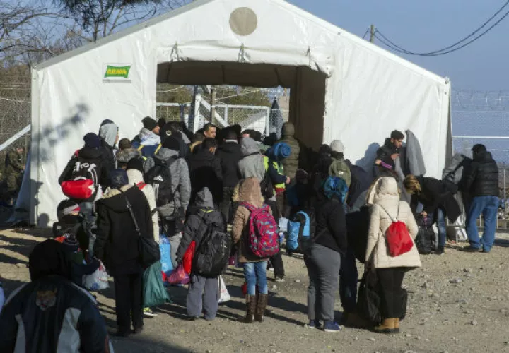 Huyen de la guerra y la miseria. Foto/ EFE
