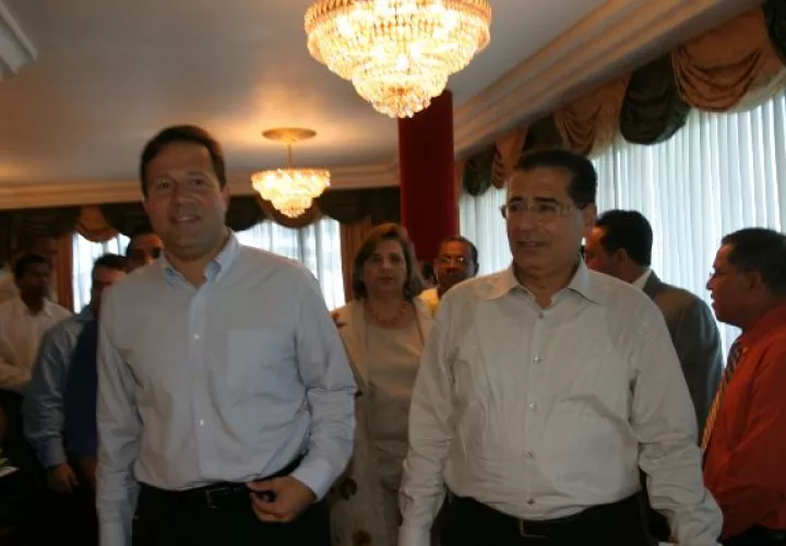 Ramón Fonseca Mora formó parte del equipo de la campaña política del actual mandatario Juan Carlos Varela y es una de las figuras en quien más confía el presidente.  / Archivo