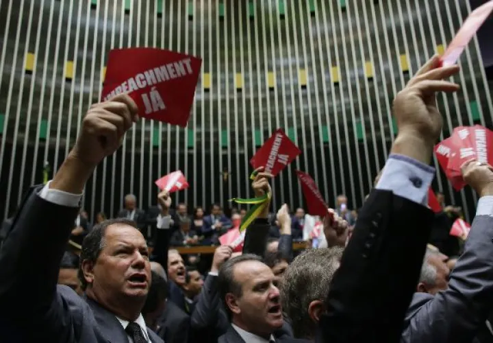 Opositores brasileños exigen que un juicio político contra Dilma Rousseff se realice de inmediato. 
