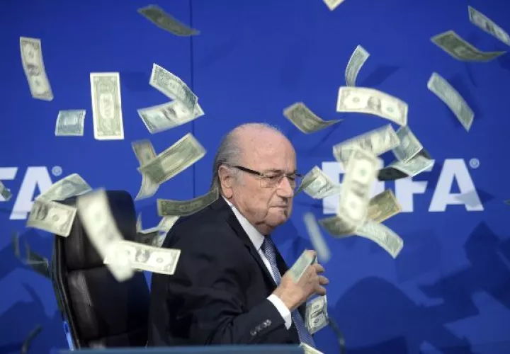 El suizo Joseph Blatter cumple una sanción de seis años. 
