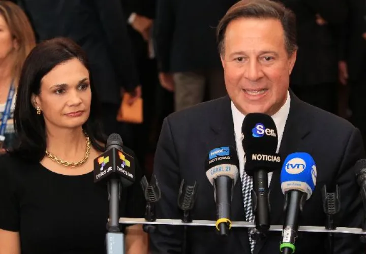 Ayer, tanto la vicepresidenta Isabel de Saint Malo como el mandatario Varela se refirieron al escándalo Mossack Fonseca en tonos más críticos, contrarios al apoyo inicial a la firma.  / EFE