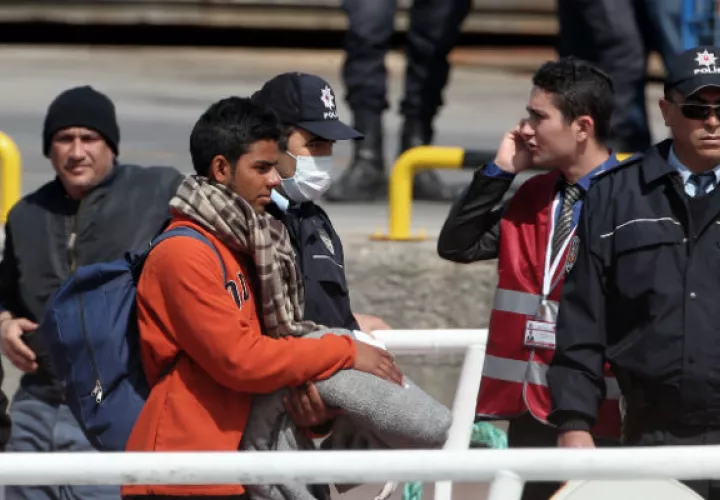 Migrantes se trasladan a Turquía. Foto/ AP