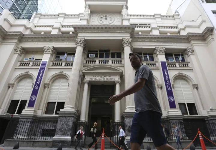 El monto económico servirá para obras en varias provincias, según lo planificado. /Foto EFE
