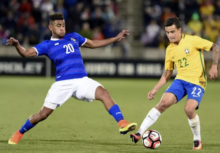 Felipe Baloy, Jaime Penedo y el mismo técnico Hernán Gómez coincidieron que ante Brasil mejoraron en el segundo tiempo, pero en la entrega de balón fueron erráticos, nuevamente. /Foto: AP