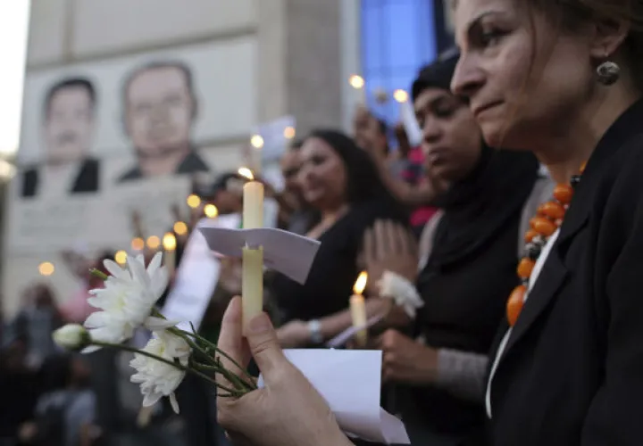 Vigilia en honor a las víctimas. Foto/ EFE
