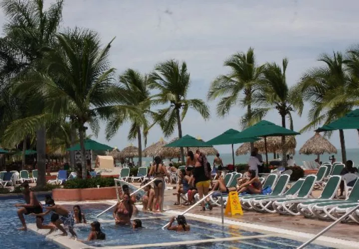 La crisis ha llevado a algunos grandes hoteleros a bajar sus tarifas hasta un 30%/Archivo.