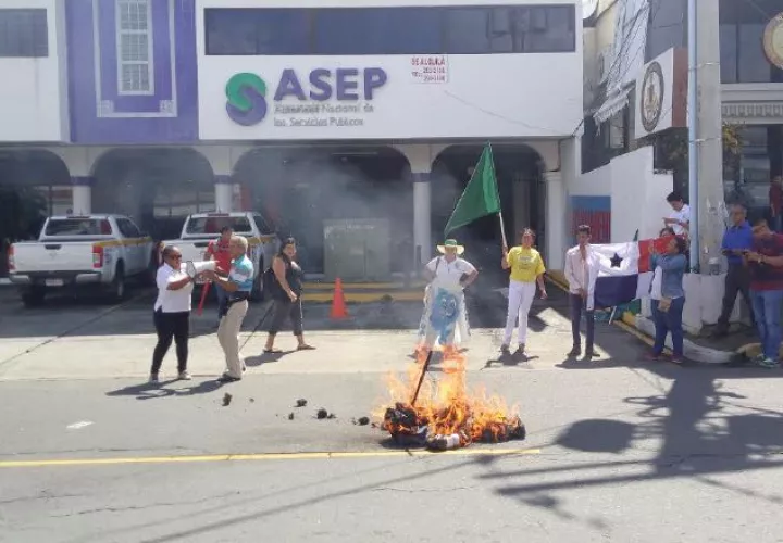 Miembros de la coordinadora rechazan todas las hidroeléctricas. /Foto José Vásquez