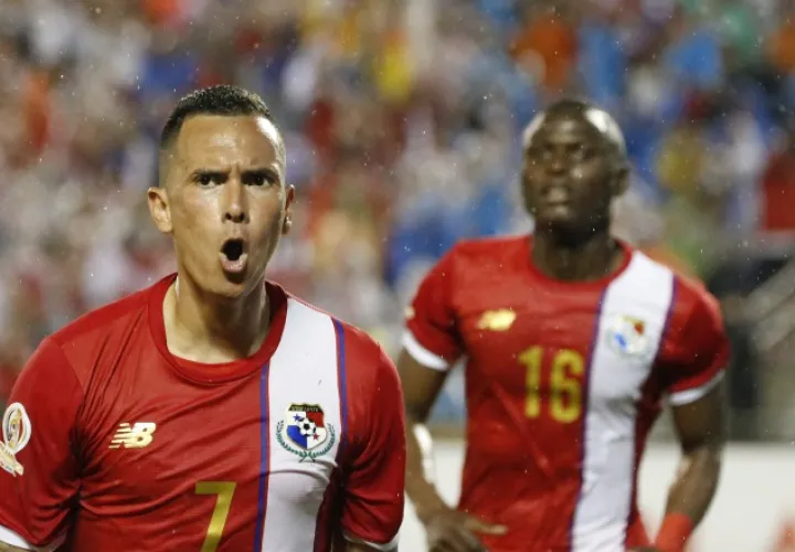 El delantero panameño marcó dos tantos históricos para la Selección de Fútbol de Panamá, para derrotar a Bolivia en la Copa América Centenario.