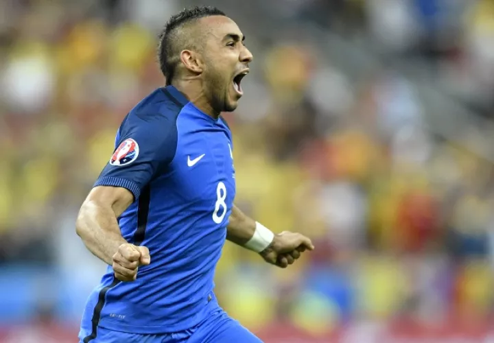 Dimitri Payet celebra su gol ante Rumania, en el partido inaugural de la Euro. /Foto AP