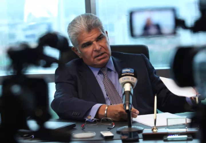 Desde su oficina el exministro de Seguridad José Raúl Mulino aseguró que peleará hasta el final. /Foto Edwin González