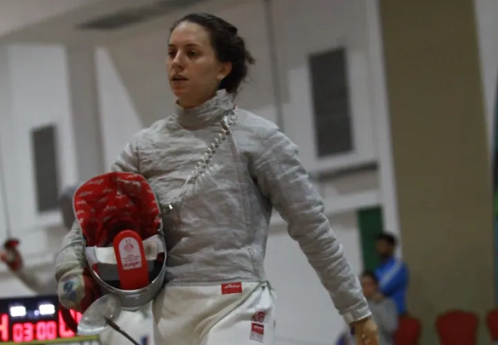 Eileen Grench espera la decisión final de la FIE, que la puede poner en los Juegos Olímpicos de Río 2016.