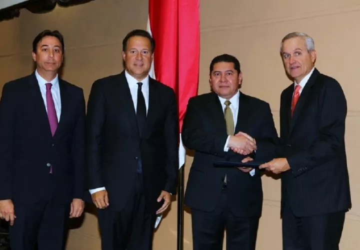 El presidente Juan Carlos Varela ha sido acusado de no respetar la separación de poderes. Archivo