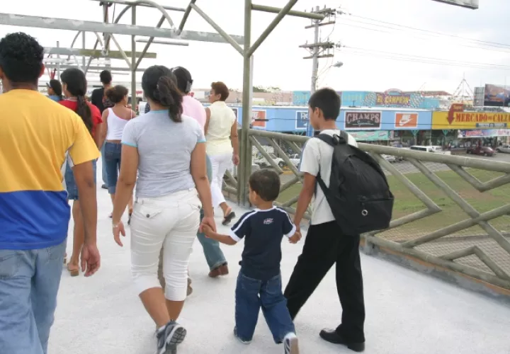 Los expertos han señalado que dentro de los casos de violencia doméstica, la mujer no es la única afectada, sino también el entorno familiar. Se requiere de un compromiso y voluntad de todas las personas y sectores.