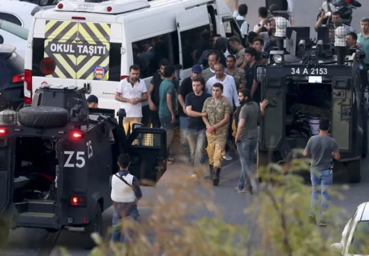 Se registraron enfrentamientos, explosión y mucha confusión en este intento de golpe. /Foto EFE