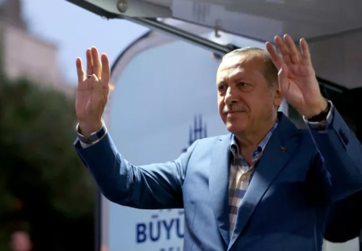 El presidente de Turquía, Recep Tayyip Erdogan, se dirigió  al pueblo  y dijo que los responsables pagarán alto precio por su traición. AP
