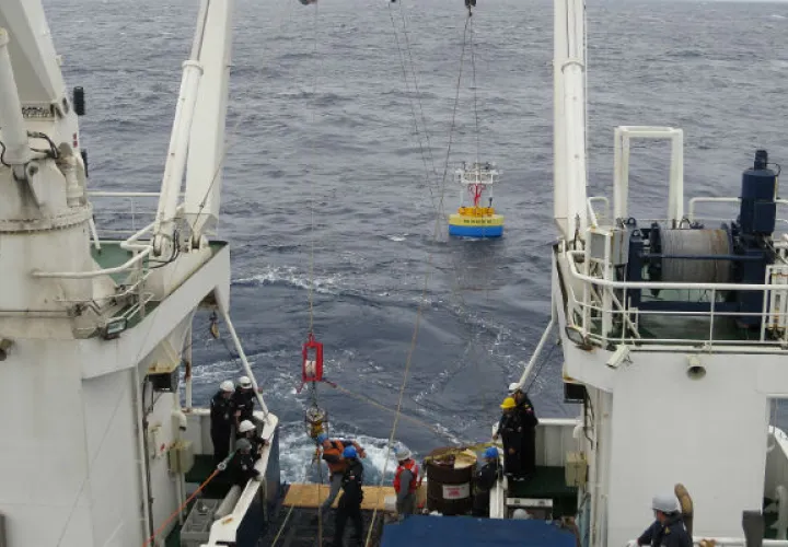 Buque científico de la Armada chilena que instaló una moderna boya. FOTO/EFE