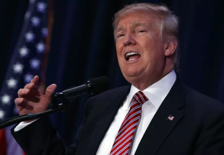 Donald Trump repitió otras tres veces para darle énfasis a la acusación contra Barack Obama. /Foto AP