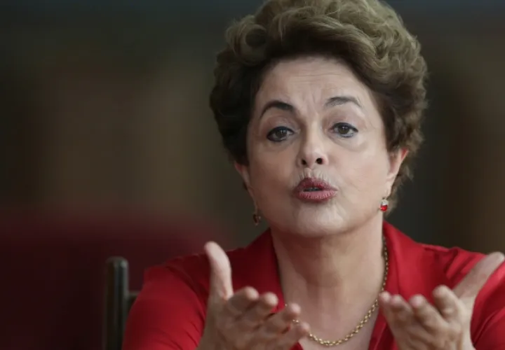 Dilma Rousseff anunció recientemente que ella asumirá su defensa. /Foto AP