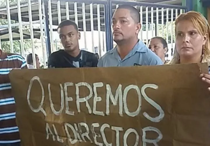 Los instructores dijeron que los estudiantes tienen que comprar sus propios insumos. /Foto ‏@grupoelite507 