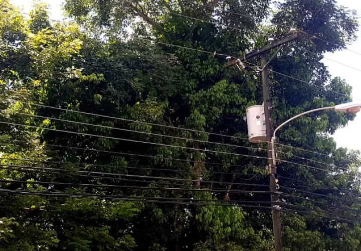 La empresa eléctrica ha enfrentado varios procesos. /Foto Raimundo Rivera