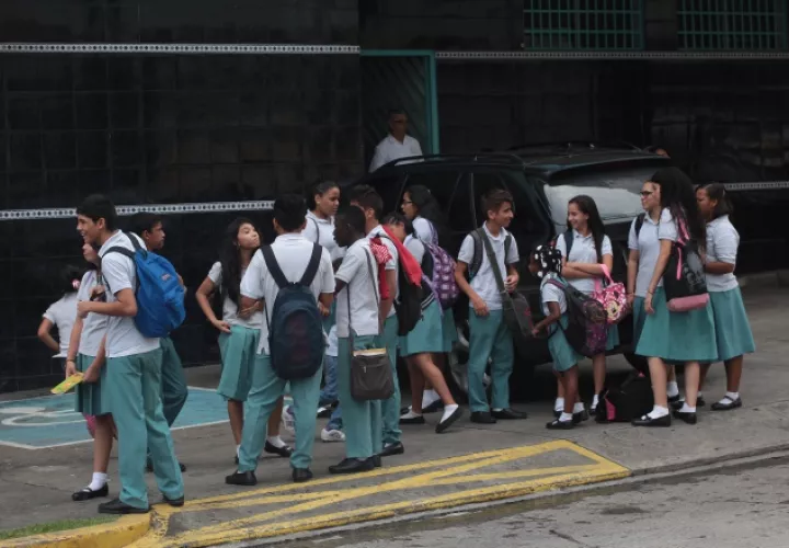 Padres temen que aumente la mensualidad de sus hijos en los colegios particulares. /Foto Archivo