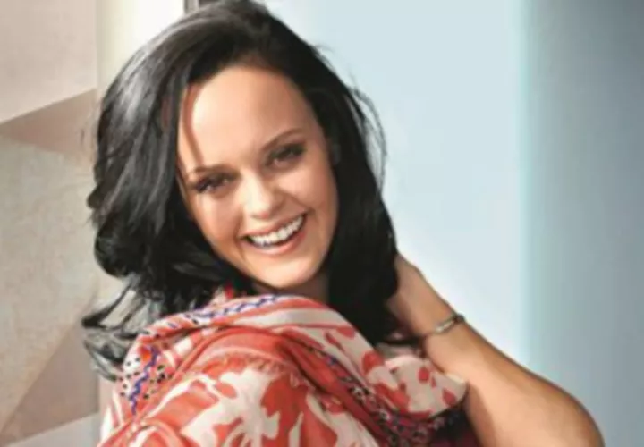 Shaila Durcal: “Mi más sentido pésame a la familia de Alberto Aguilera @soyjuangabriel Mi corazón con los mexicanos, perdemos un gran ídolo. #AmorEterno”.