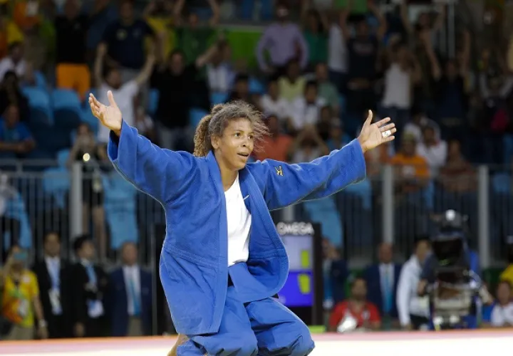 Rafaela Silva al momento de ganar. Foto/AP