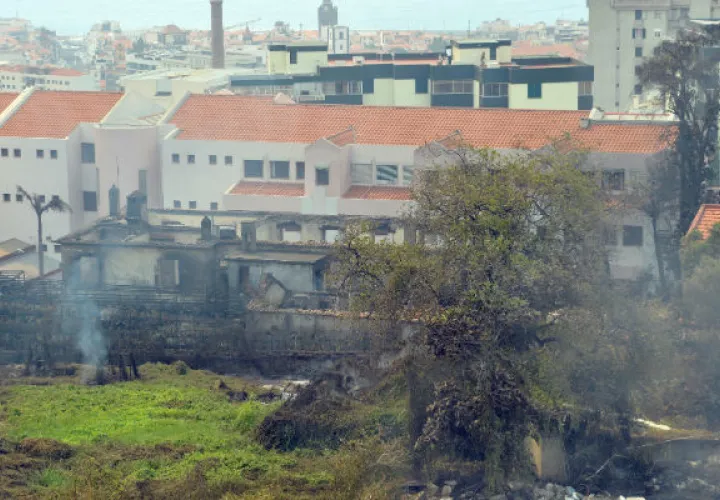 Daños considerables por incendio en Madiera. FOTO:AP