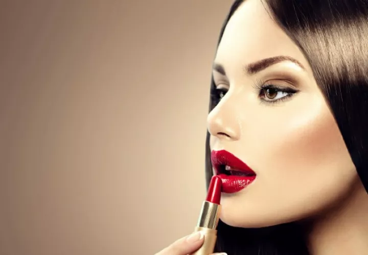 El mundo de las falsificaciones alcanza todos los rubros: ropa, perfumes, calzados y hasta maquillaje. ¡Que no te engañen!