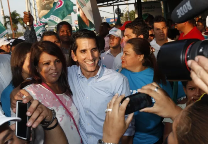Rómulo Roux ha hecho recorrido a nivel nacional para conocer el clamor popular /Foto Archivo