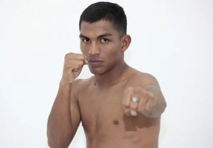 Ricardo Núñez buscaba el triunfo en  las  118 libras. Foto/Epasa