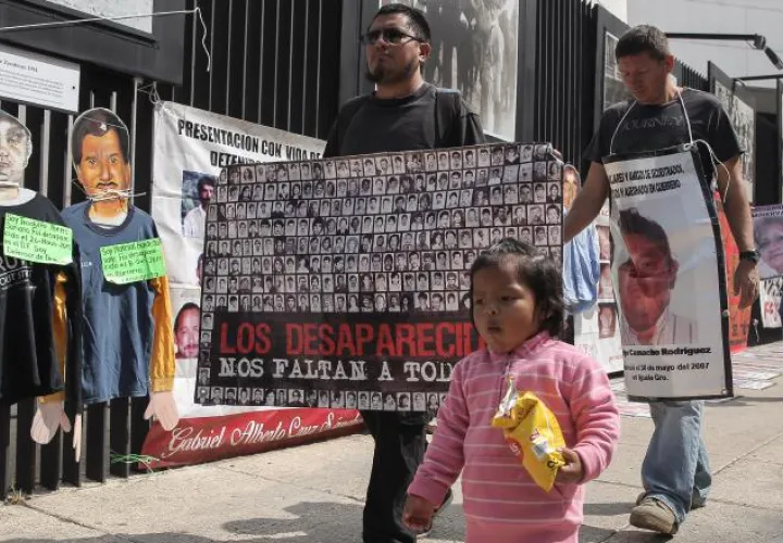 Piden justicia para las víctimas de los grupos armados y de la delincuencia. /Foto EFE