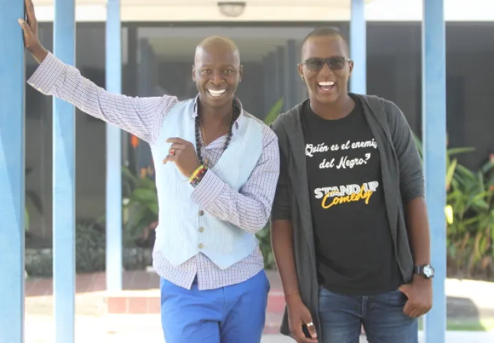 Omar y Franklyn Robinson están listos para hacer reír a los panameños. Contarán sus historias de cómo llegaron a la fama siendo negros./Foto Edwin González