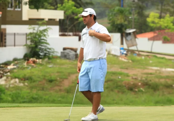 Luis  Cargiulo ganó  en julio pasado el  Isthmian, el torneo más importante del golf aficionado de Panamá. /Foto Anayansi Gamez