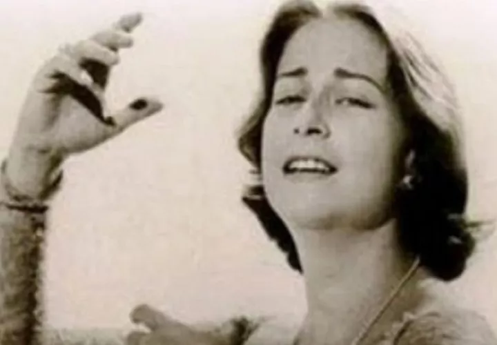 Chabuca Granda fue una cantautora y folclorista peruana.