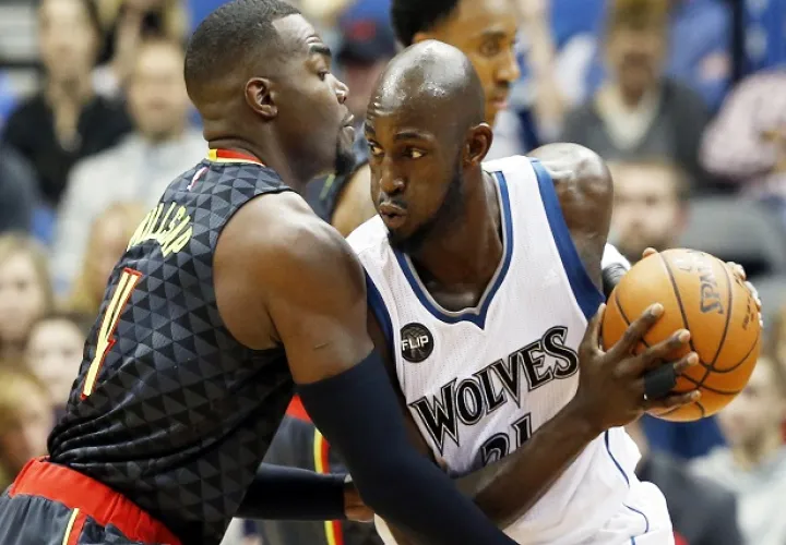 Kevin Garnett durante un partido. Foto/AP