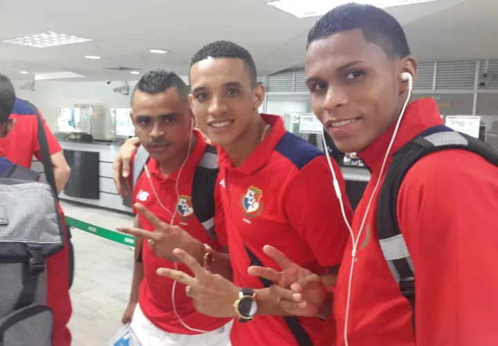Los panameños a su llegada al aeropuerto./ Foto Cortesía