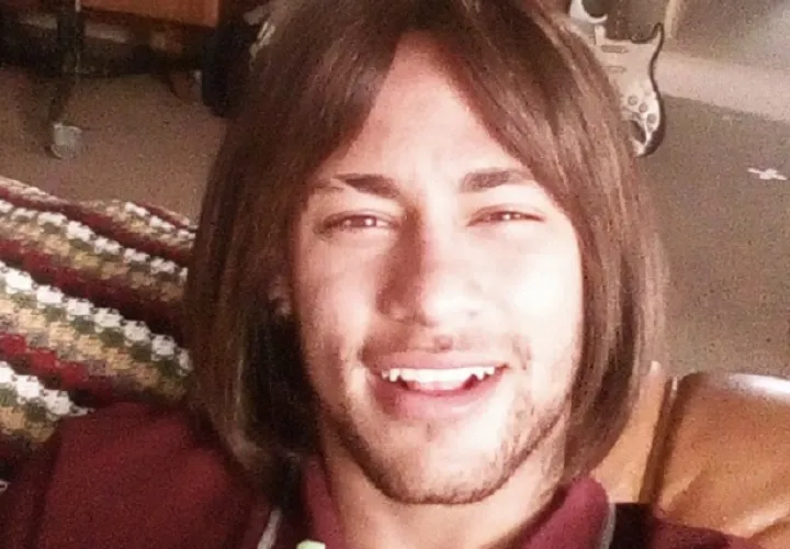 Neymar con su nueva imagen. Foto/Redes sociales