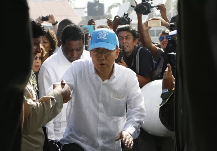 El secretario General de la ONU, Ban Kimoon, visita Haití.