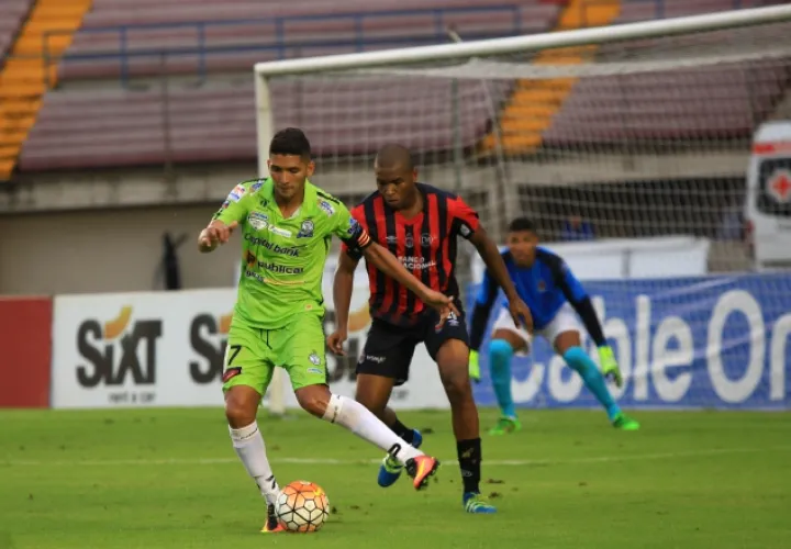  Anayansi Gamez
