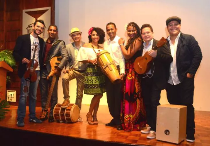La letra está escrita por Miroslava Herrera y Francisco Ruíz. /Foto Instagram