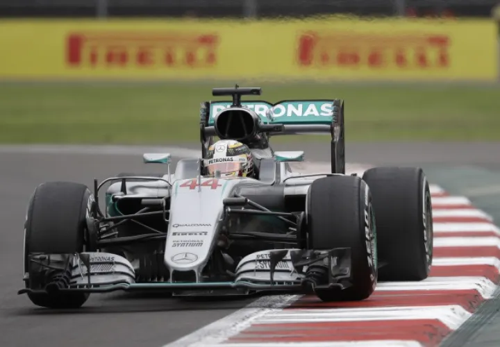 Hamilton no se rinde