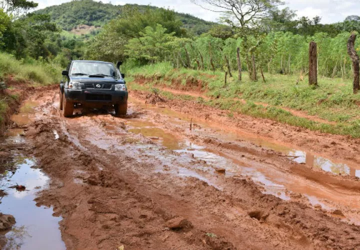 Urge la construcción de la carretera. Foto: José Adames.  