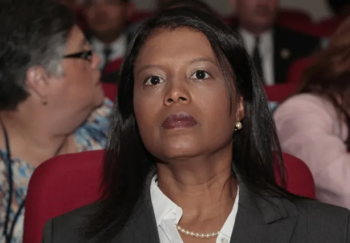 Zuleyka Moore: Fiscal tercera anticorrupción, se le conoce por instruir expedientes controversiales que han generado pronunciamientos enérgicos de los tribunales, a tal punto que han recibido nulidades por parte de los juzgados.  