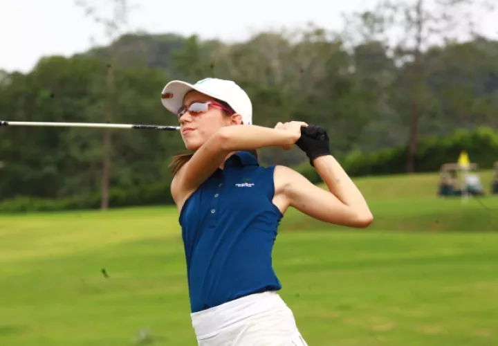 Carla Álvarez Pérez lideró la categoría de  los 12-14 años, tras finalizar su recorrido por la cancha de Summit  con 41 impactos. /Foto Anayansi Gamez