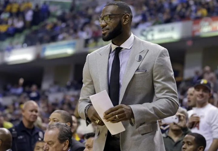 LeBron hizo la donación  a "Muhammad Ali: Una Fuerza para el Cambio". Foto/AP