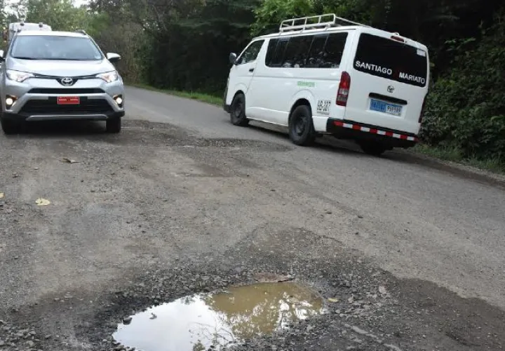 Productores y transportistas de Ponuga y Mariato son perjudicados por el mal estado de la vía.   José Manuel Adames