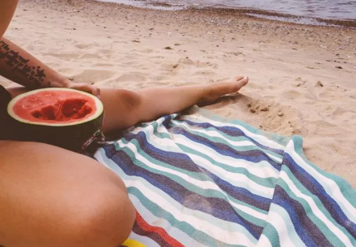 Recuerda que el bronceado es mejor lograrlo por etapas, es decir, varias tomadas de sol. Archivo